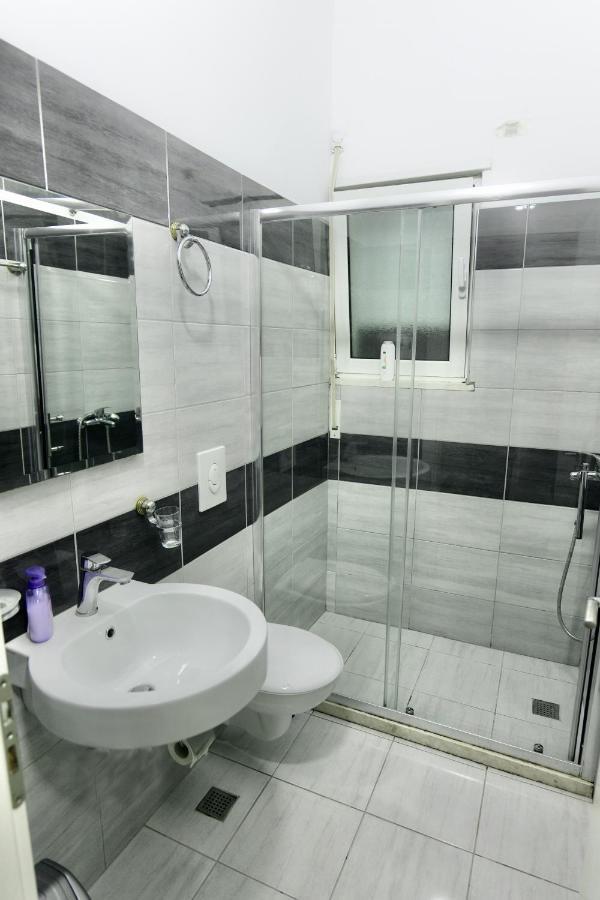 Hotel Vila Dedej Durrës 外观 照片