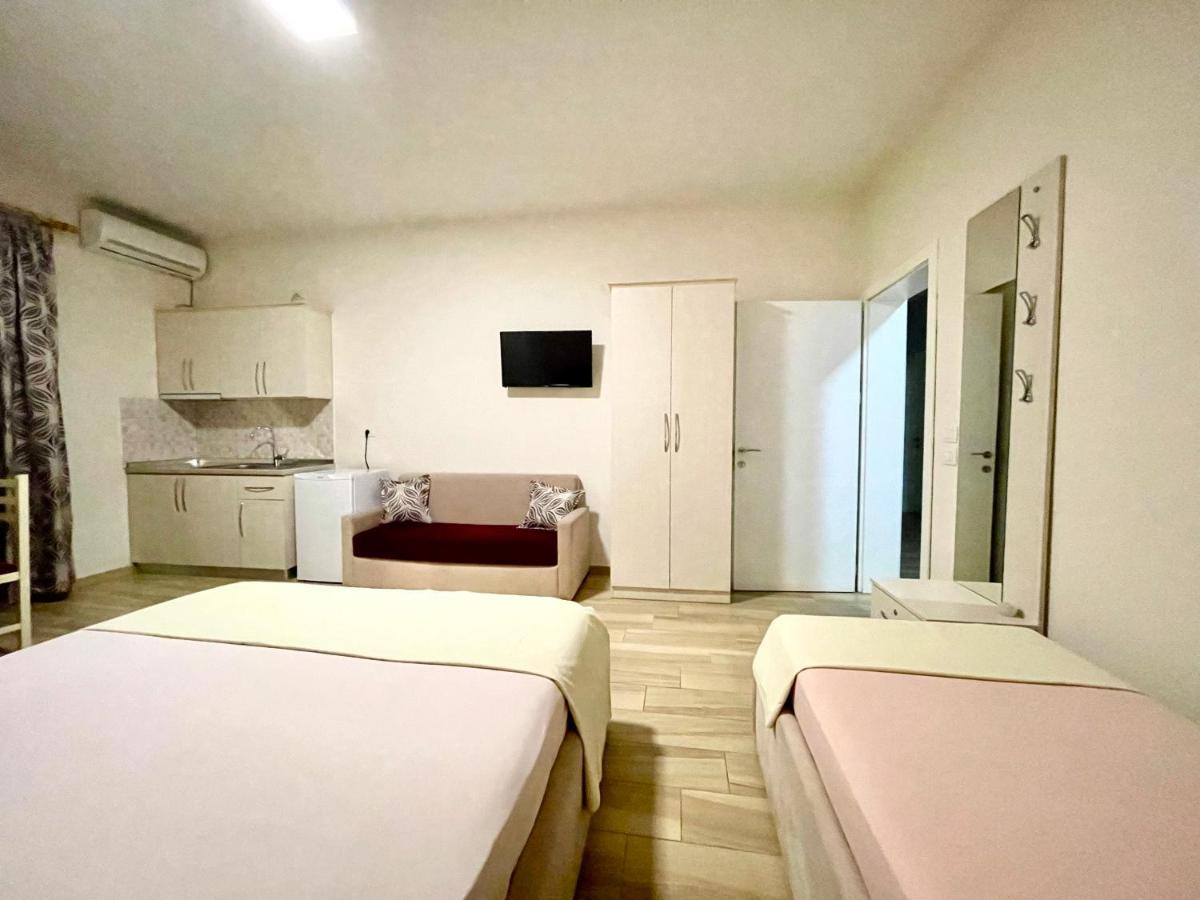 Hotel Vila Dedej Durrës 外观 照片