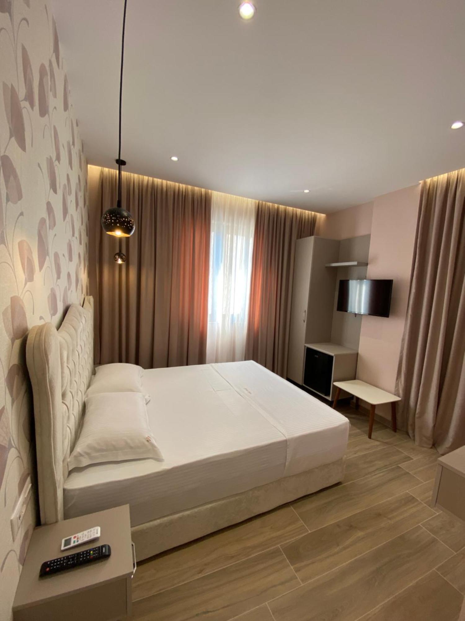 Hotel Vila Dedej Durrës 外观 照片